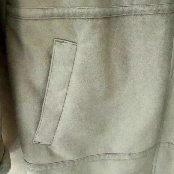 Tan Teddy Jacket with Plush Texture and Classic Collar - Picture 11 of 13